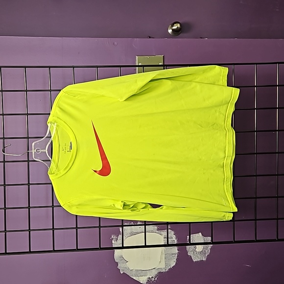 💙 boys long sleeve neon yellow shirt NIKE Dri Fit XL - Picture 1 of 2